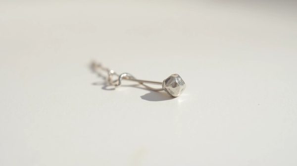 L'art du faux piercing : allure sans engagement